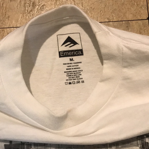 NWT Emerica Figgy focus tee - Picture 4 of 4